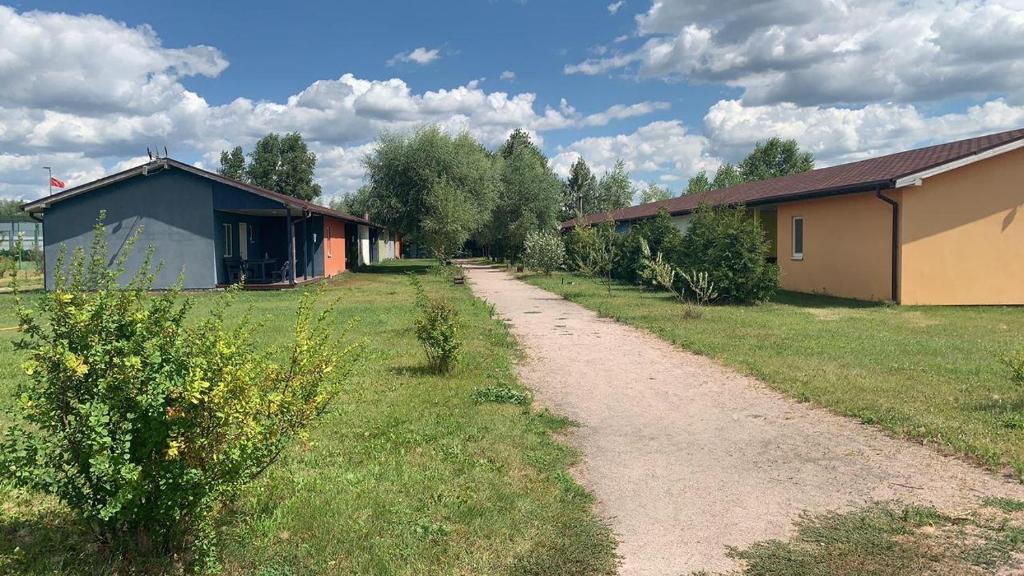 AVENTURIER CLUB houses in a line photo 3