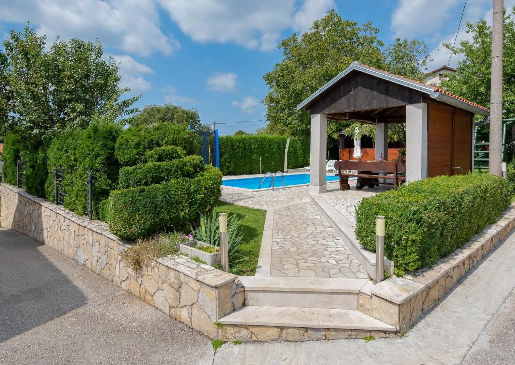 House Semy with private pool photo 1