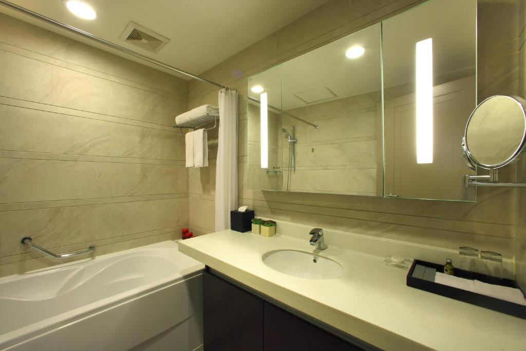 Апартаменты (Апартаменты Делюкс с 1 спальней), Somerset Heping Shenyang