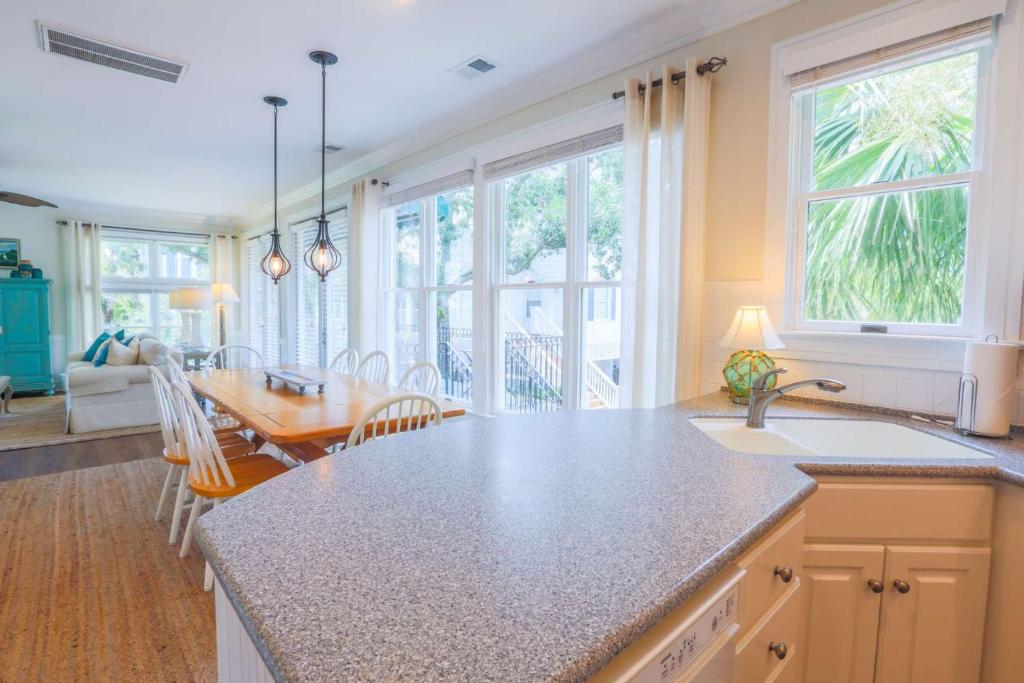 Coastal Chic image
