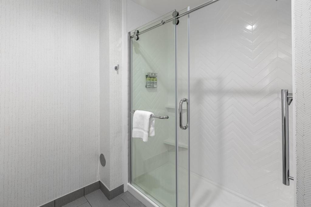 Holiday Inn Greenville - Woodruff Road, an IHG Hotel photo 3