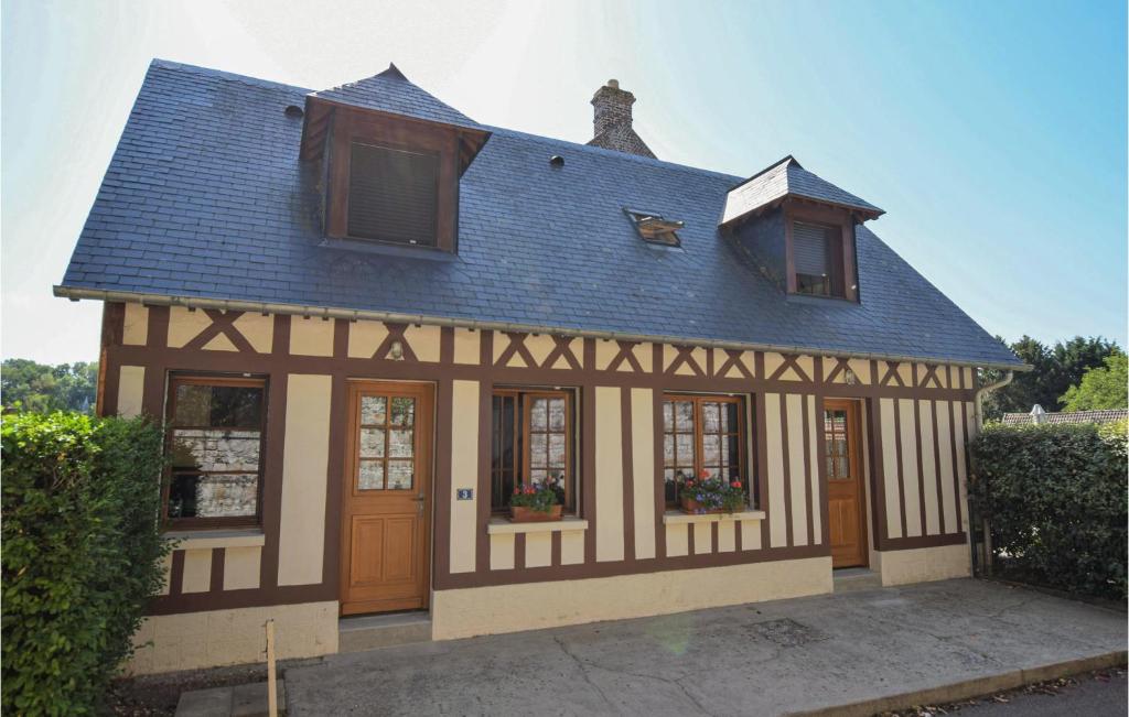Beautiful Home In Le Bourg-dun With 2 Bedrooms And Wifi