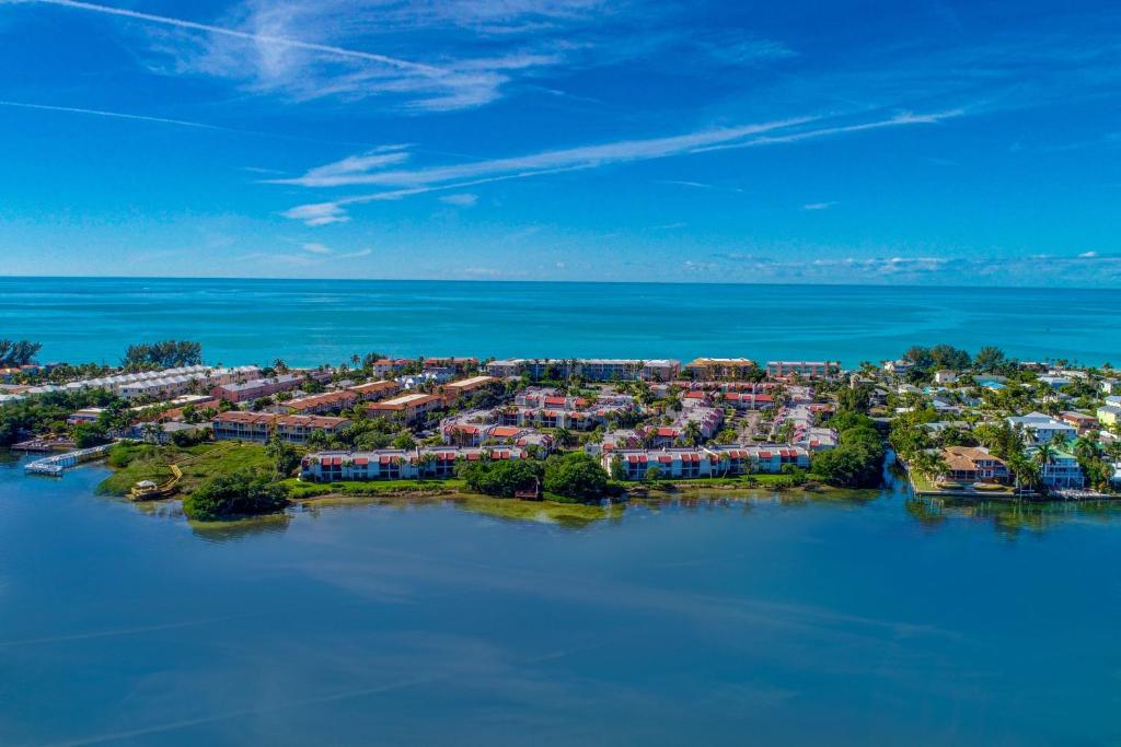 Anna Maria Island Runaway Tropical Escape image