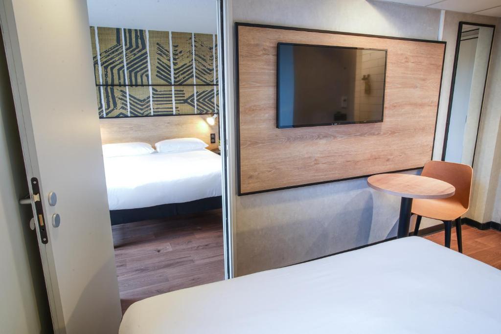 Сьюит (Стандартный семейный люкс - 2 смежных номера), Hôtel Inn Design Resto Novo Tours