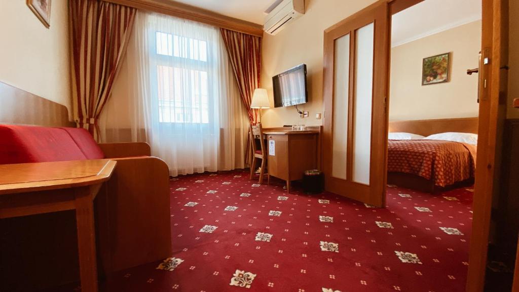 Четырехместный (Четырехместный номер с ванной комнатой), Aksania Hotel