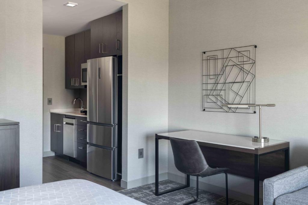 Staybridge Suites - Boston Logan Airport - Revere, an IHG Hotel photo 2
