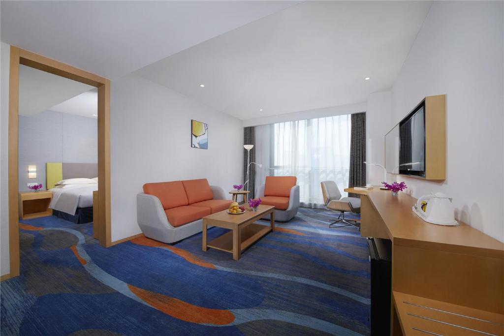 Holiday Inn Express Zhengzhou Zhengdong, an IHG Hotel photo 1