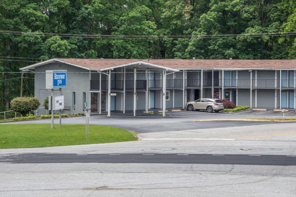 Rodeway Inn Anderson photo 1