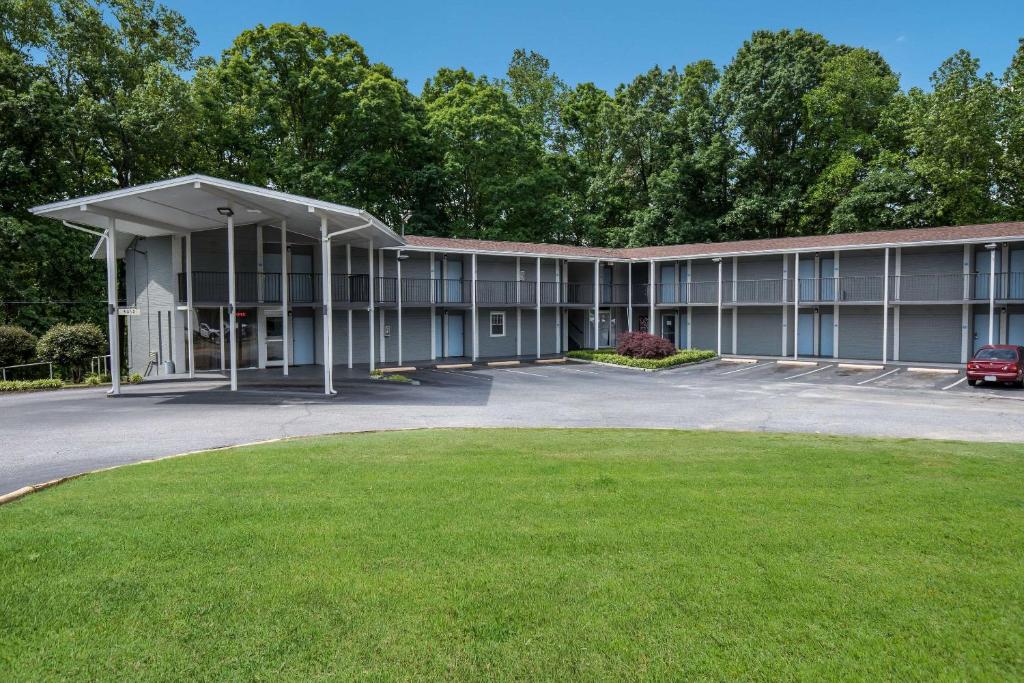 Rodeway Inn Anderson photo 3