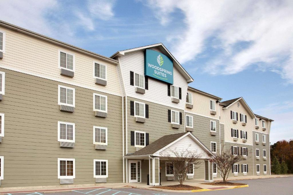 WoodSpring Suites Chesapeake-Norfolk South photo 2
