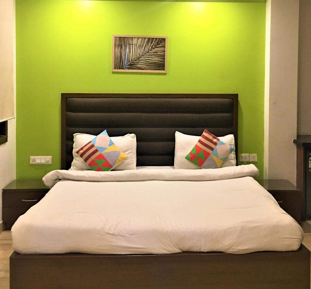 Двухместный (Улучшенный двухместный номер с 1 кроватью), Downtown Travelodge