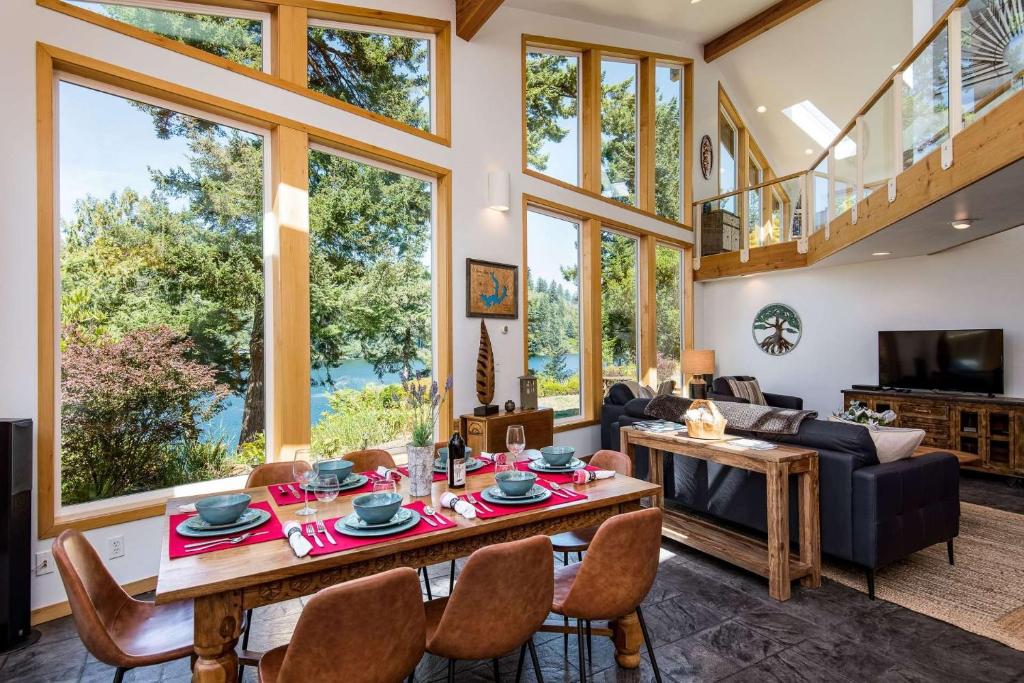 Cedar Point Mercer Lakehouse image