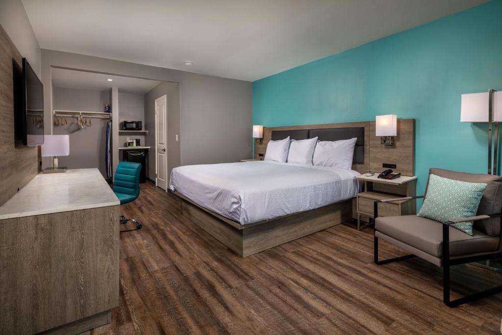 Travelodge by Wyndham LAX image