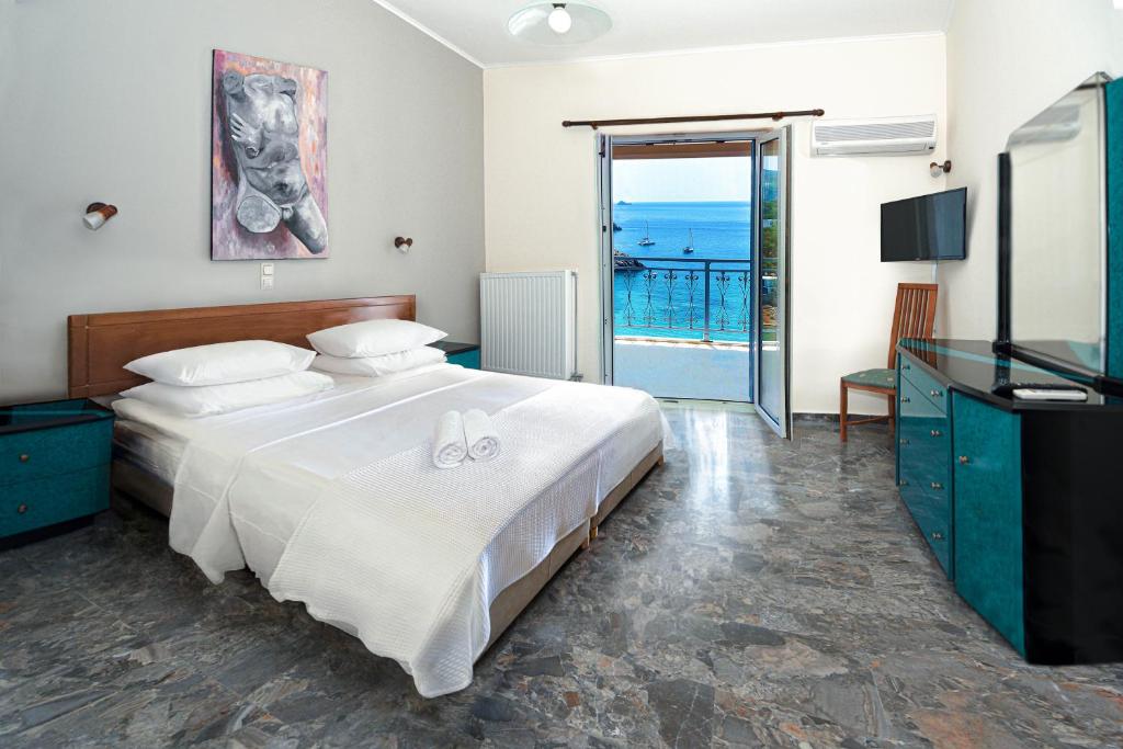 Platakia Blu photo 2