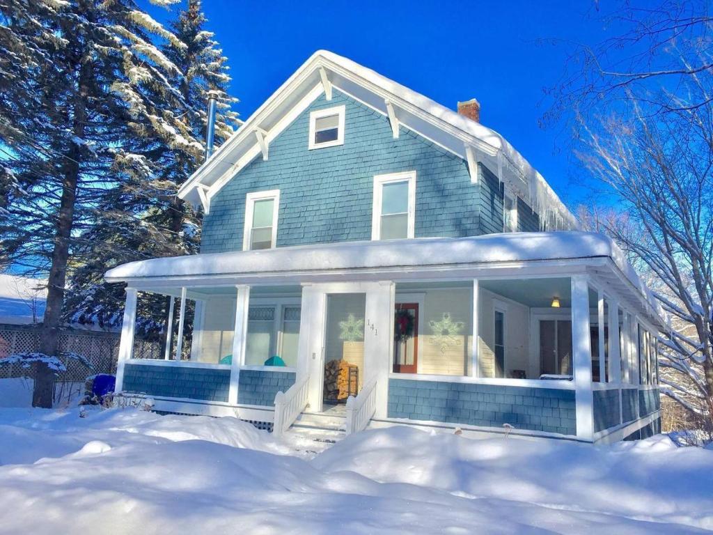 The Craftsman Farmhouse with Modern Flair image