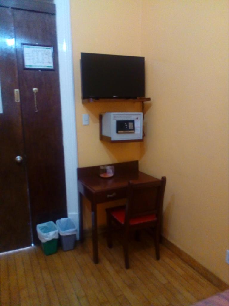 Двухместный (Двухместный номер с 1 кроватью и общей ванной комнатой), Hotel Isabel
