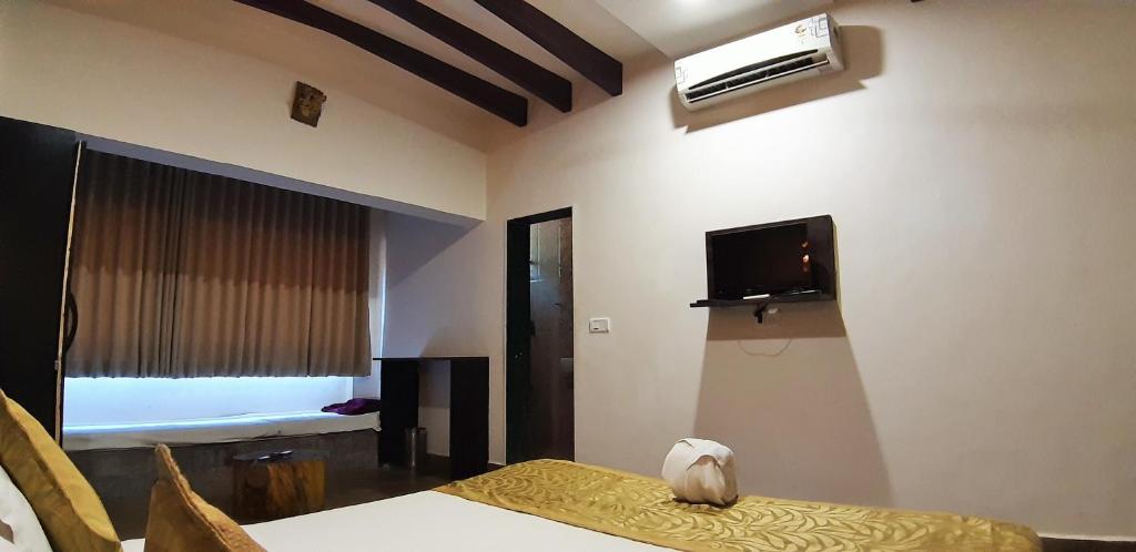 Gir Lions Paw Resort with Swimming Pool photo 3