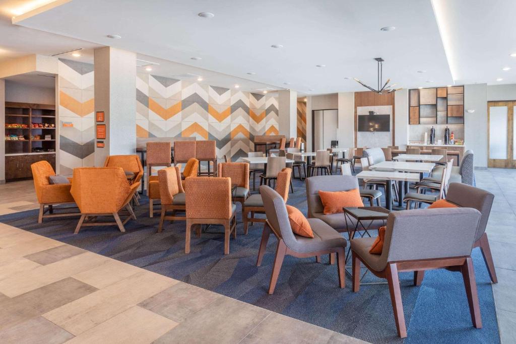 La Quinta Inn & Suites Limon by Wyndham photo 3