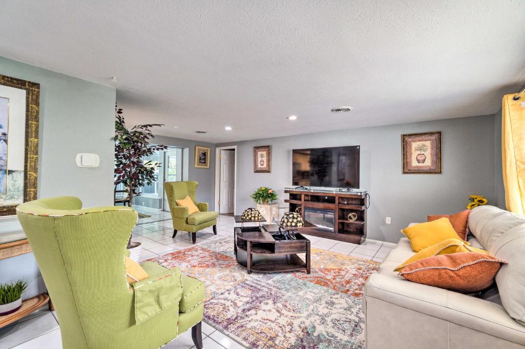 Peaceful Venice Villa with Patio - 2 Miles to Beach! photo 2