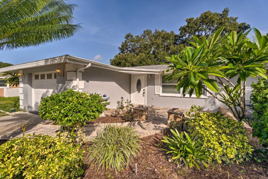Peaceful Venice Villa with Patio - 2 Miles to Beach! photo 1