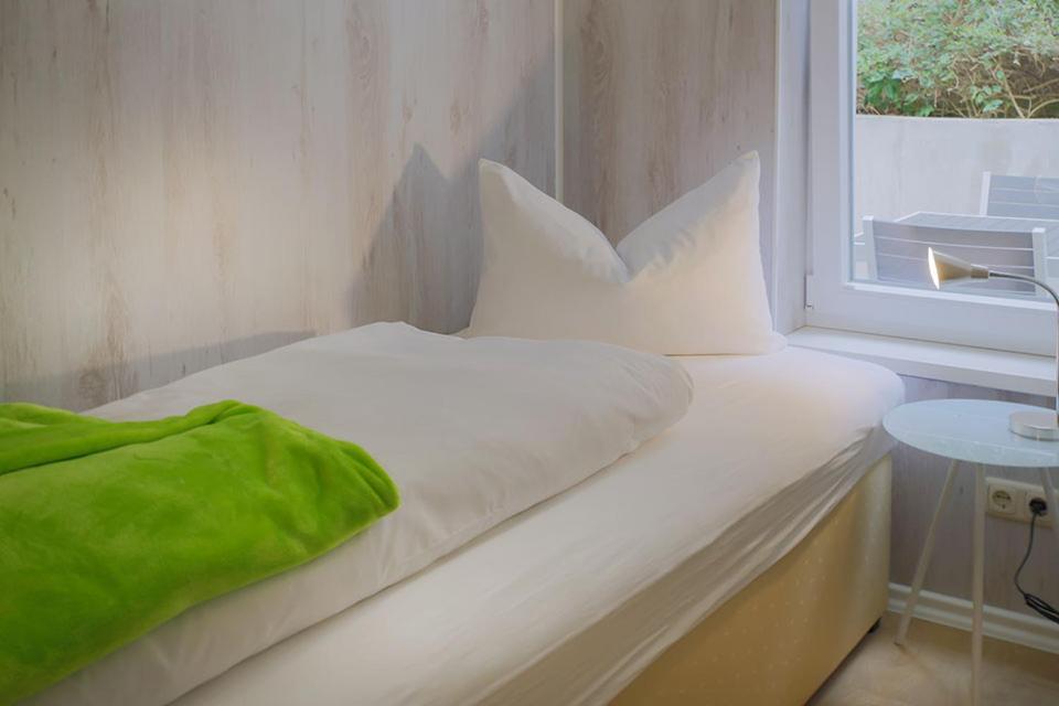 H&H Apartments im Herzen der Stadt in der Lange Strasse geräumig ruhig mit Küche und Esstisch photo 4