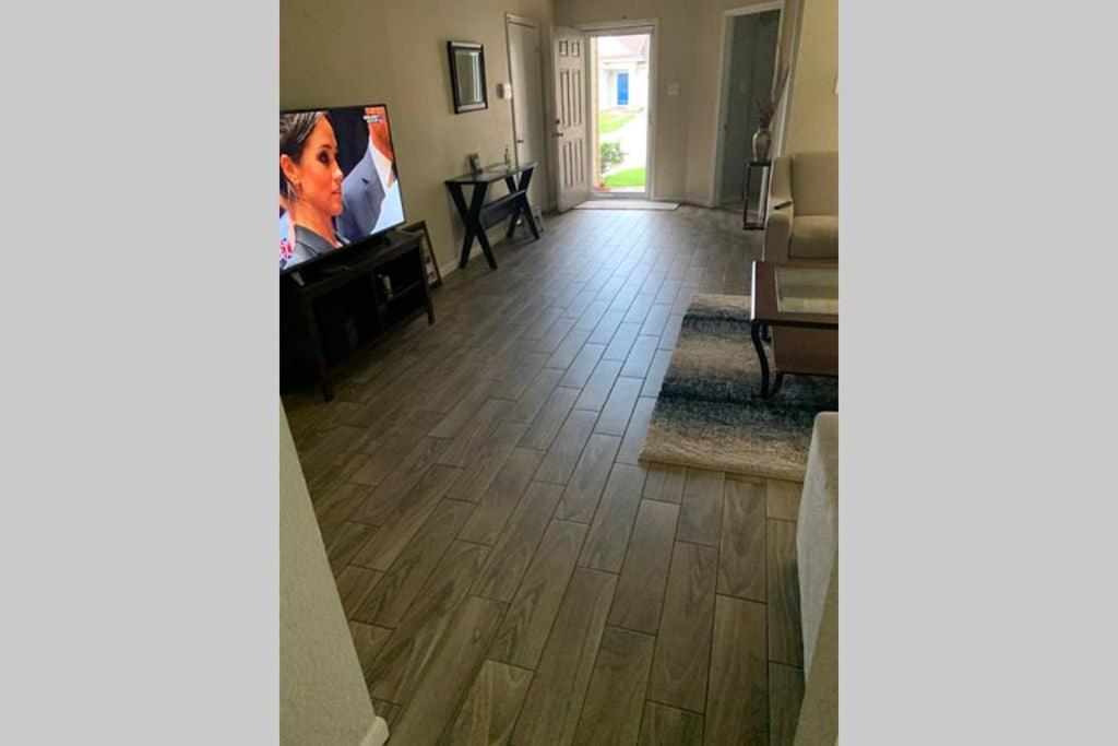 House 8122 photo 2
