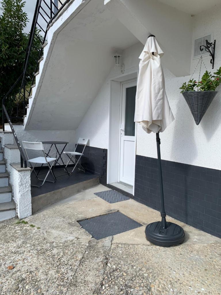 STUDIO coquet Terrasses de Saint Germain photo 3