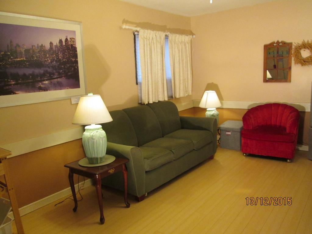 Tel-A-Friend Motel photo 1