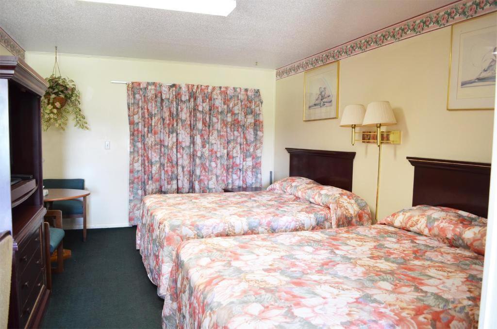 Budget Inn Fairmont photo 4
