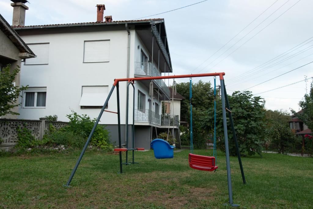 Kuća za odmor ŽIVKOVIĆ - STRMOSTEN photo 2