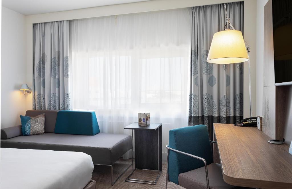 Novotel Den Haag World Forum - Tap to explore photos