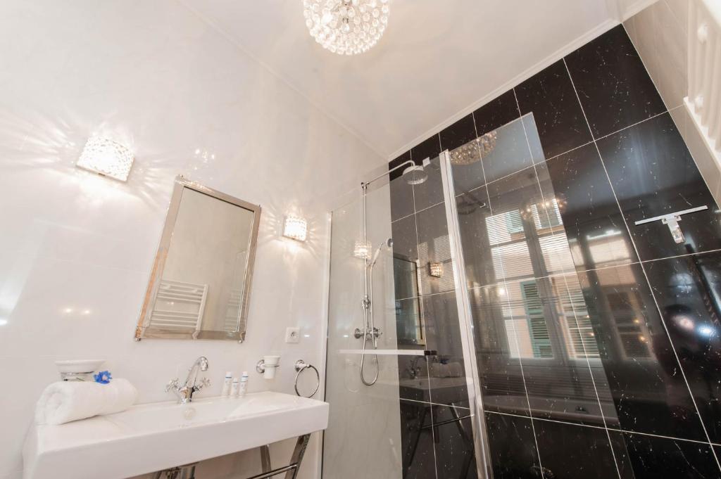 Sunlight Properties - Cristal - Old Town area, 3 Bedrooms, stunning Nice holiday rental apartment photo 3