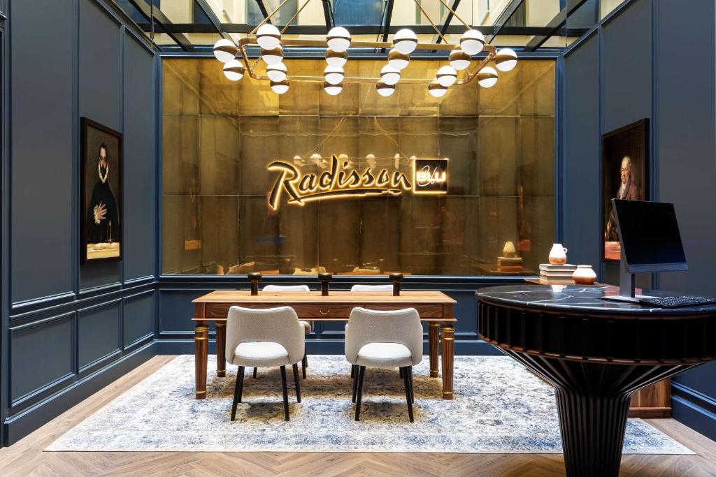 Radisson Blu Hotel, Madrid Prado photo 2