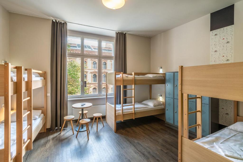Семейный (Пятиместный номер), MEININGER Hotel Berlin Mitte