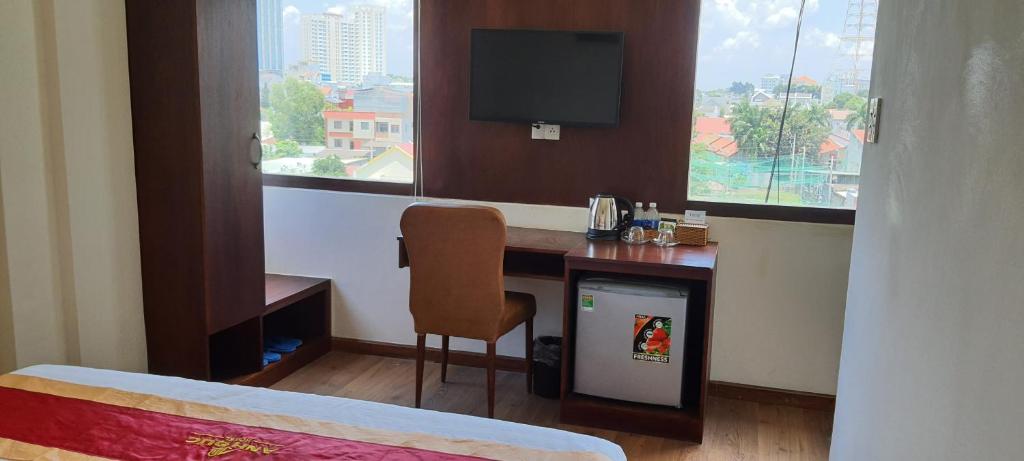 Двухместный (Улучшенный номер с кроватью размера «queen-size»), 7s Anh Duc 1 Hotel Binh Duong