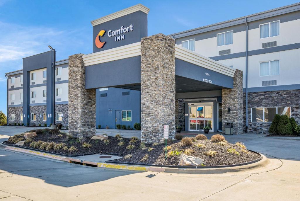 Comfort Inn Bonner Springs Kansas City image