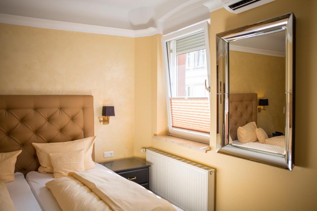 Hotel Heidelberger Hof photo 4