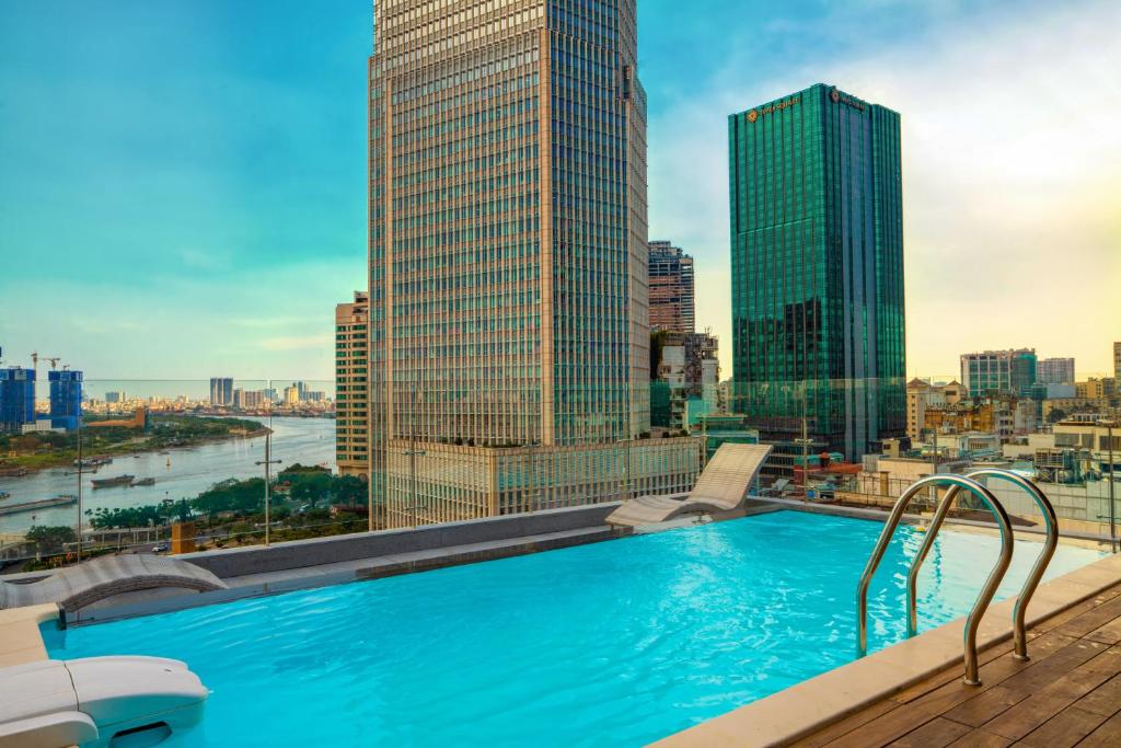 Sky Gem Central Hotel