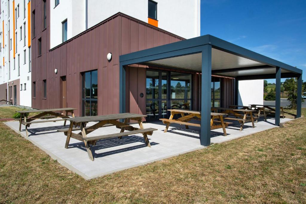 B&B HOTEL Les Herbiers photo 4