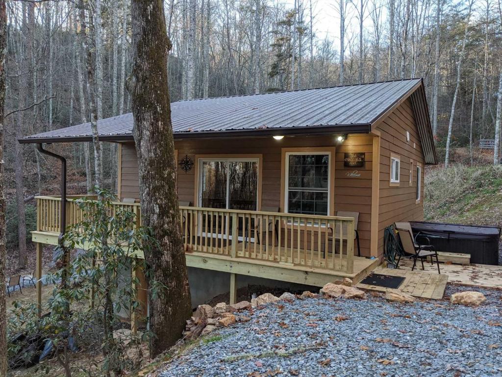 Deep Creek Hideaway 2 Bedroom Cabin by RedAwning image