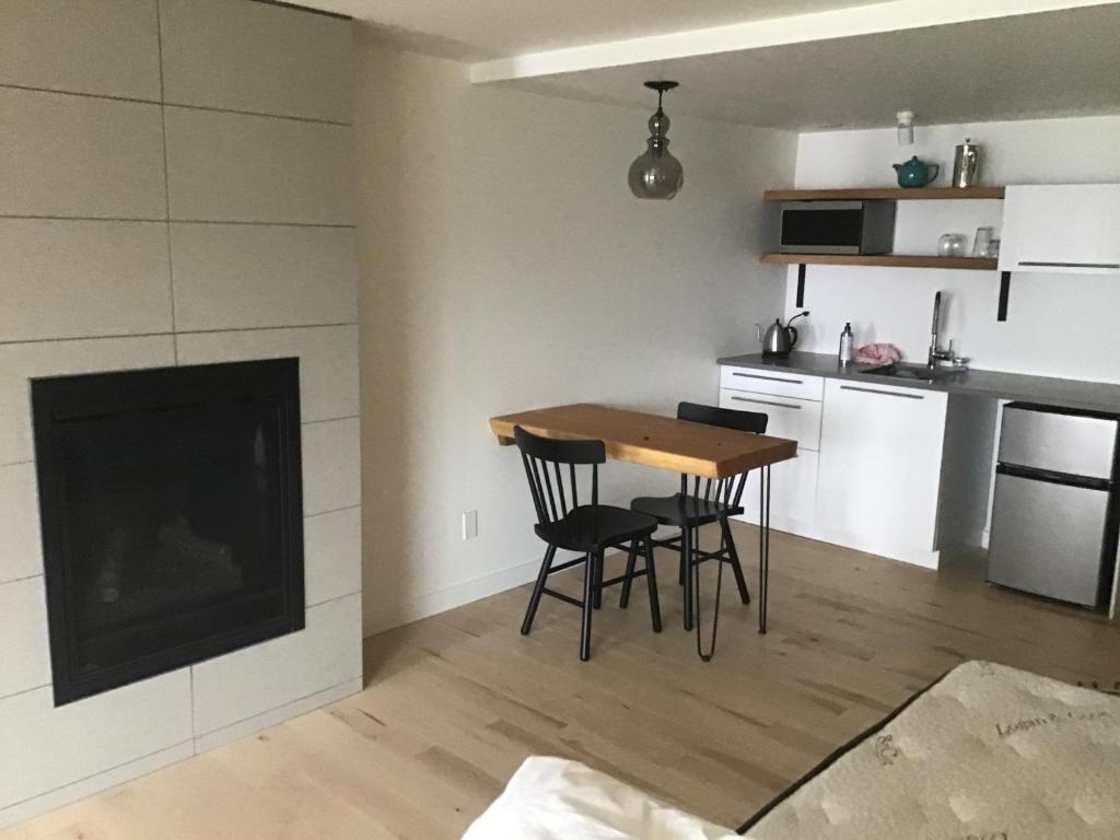 378 Marine Drive photo 1