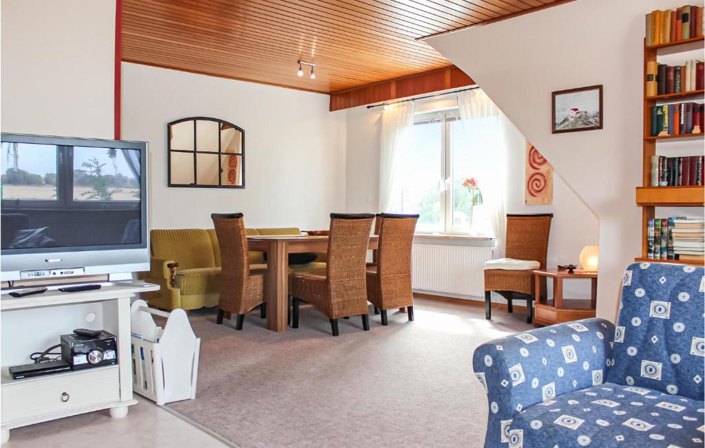 Beautiful Apartment In Wurster Nordseekste With 2 Bedrooms And Wifi photo 1