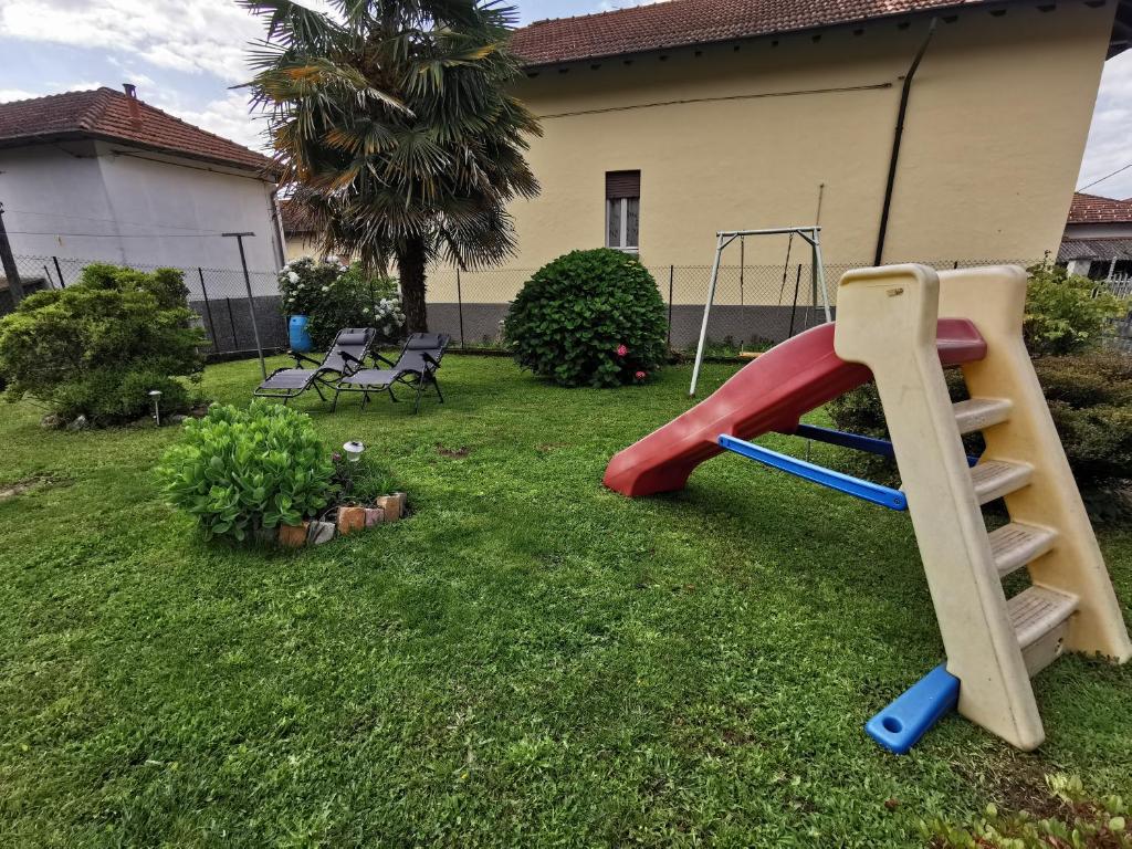 Grandma's garden house photo 3