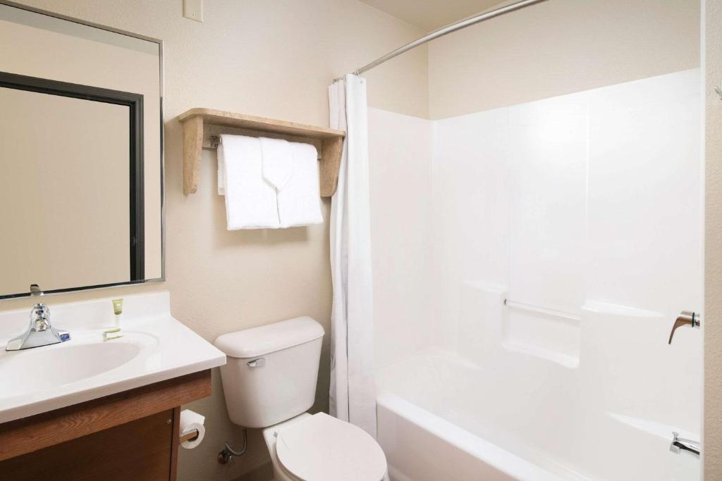WoodSpring Suites Gainesville I-75 photo 3