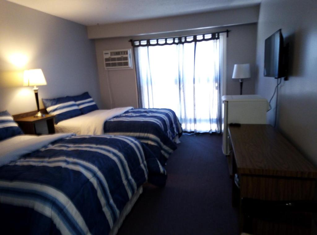 Tobermory Inn & Suites photo 1