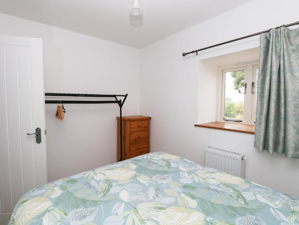 Waveney View Cottage - Tap to explore photos