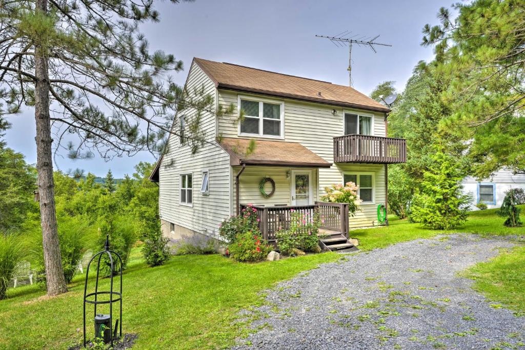 Auburn Vacation Rental Home Near Owasco Lake! photo 3