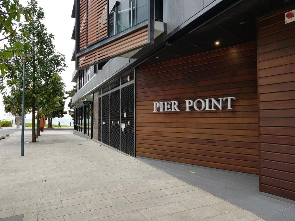 PierPoint 401 photo 4
