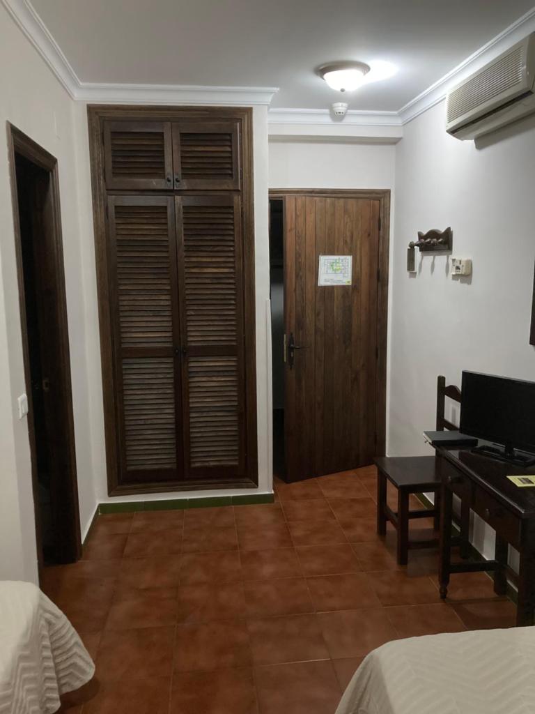Hotel La Yedra photo 2