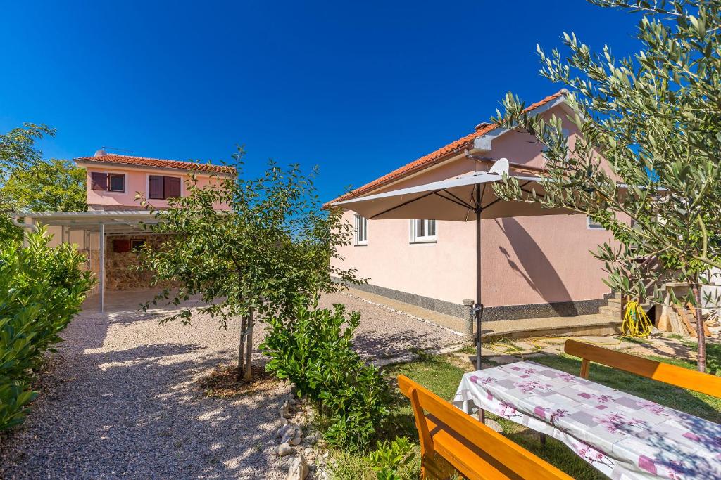 Holiday Home Vrh photo 1